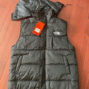 Authentic north face down hooded vest size 2XL brand new never worn